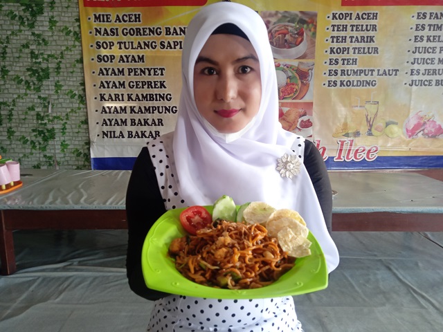 Lezatnya Mie Aceh Buatan UMKM Yus Mie Aceh yang Berlokasi di Simpang Rimbo