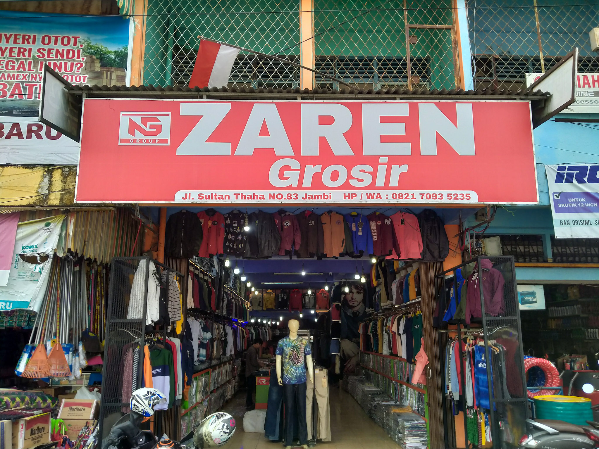 Apriyanto Pakai Strategi Bertahan Agar Mampu Mempertahankan Toko Baju Tetap Hidup Saat Pandemi