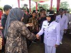12-tahun-jadi-guru-honorer-di-muarojambi-dewi-pilih-mencalonkan-diri-terplih-menjadi-kepala-desa.jpg