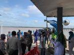15-orang-penumpang-yang-mudik-dari-batam-berlabuh-di-pelabuhan-roro-terdeteksi-oleh-petugas.jpg