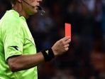 16052017_wasit_kartu-merah_20170516_111545.jpg