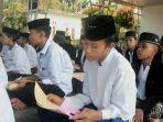 2024328-Santri-di-Tanjab-Timur-Jambi-lestarikan-tradisi-khas-salaf.jpg
