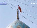 20250615-Iran-kibarkan-bendera-di-atas-kubah-Masjid.jpg