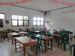 20251013-Ruang-kelas-kosong-usai-siswa-kompak-mogok-sekolah.jpg