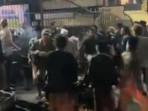 20251013-Warga-Lumajang-geruduk-Kantor-Polisi.jpg