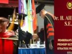 20251015-Ahmad-Sahroni-wisuda-dengan-gelar-doktor.jpg