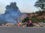 20251028-Ilustrasi-bakar-sampah.jpg