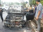 28112016_mobil-terbakar_20161128_135203.jpg