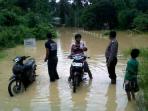 31012015_banjir_jembatan.jpg