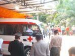 Ambulans-bersiap-dari-RSUD-Sungai-Bahar-menuju-pemakaman.jpg