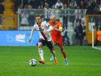 Bek-sayap-Besiktas-Ridvan-Yilmaz-yang-ditargetkan-Tottenham-Hotspur-02072022.jpg