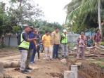 DPRD Tebo Jambi Sidak Pembangunan Turap di Pagar Puding, Ada Temuan Pemotongan Sheet Pile