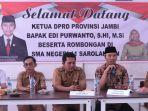Edi-Purwanto-ke-SMAN-11-Sarolangun.jpg