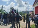 Gelombang-protes-pecah-di-depan-Polres-Mamuju-Tengah.jpg