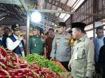 Gubernur-Al-Haris-Pantau-Harga-Kebutuhan-Pokok-di-Pasar-Angso-Duo-Jambi.jpg