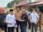 Gubernur-Jambi-Sidak-ke-Pasar-Angso-Duo-Pastikan-Stok-Pangan-Stabil-untuk-Natal-dan-Tahun-Baru-2023.jpg