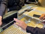 Harga-emas-perhiasan-logam-mulia-di-Kota-Jambi-tembus-di-harga.jpg