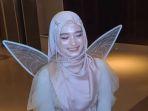 Inara-Rusli-tampil-cantik-pakai-outfit-kupu-kupu.jpg