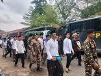 Jenazah-Rektor-UIN-STS-Jambi-Diiringi-Ratusan-Orang-Menuju-Masjid-Al-Jamiah-untuk-Disalatkan.jpg