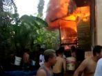 Kebakaran-di-Kota-Jambi-Dua-Rumah-di-Tahtul-Yaman-Terbakar.jpg