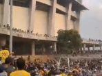Kerusuhan-suporter-di-Laga-Gresik-vs-Deltras.jpg