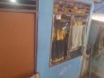 Kondisi-Rumah-Bjorka-Sang-Hacker-Tidur-beralas-Kain-Padahal-Raup-Ribuan-Dolar-Setiap-Bobol-System.jpg