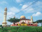 Masjid-As-Sulthon-Sarolangundvfbn.jpg