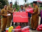 Nilwan-Yahya-SERAHKAN-BANTUAN.jpg