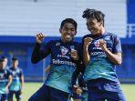 Pemain-Persib-Bandung-melakukan-latihan-jelang-lawan-PSS-Sleman-di-Piala-Presiden-2022-01072022.jpg