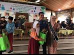 Pemerintah-Kabupaten-Batang-Hari-menyalurkan-bantuan-seragam-sekolah.jpg