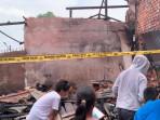 Pemilik-Rumah-Menangis-Rumah-Kontrakan-Terbakar-di-Simpang-Pulai-Jambi.jpg