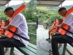 Perjuangan Guru SD Bantu Murid Seberangi Sungai ke Sekolah Setiap Hari, Rupanya Sudah 19 tahun