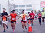 Peserta-Super-Ball-Run-berlari-di-flyover-atau-jalan-layang-Antasari-Jakarta-Selatan.jpg
