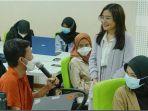 Prilly-Latuconsina-saat-menjadi-dosen-praktisi-di-UGM.jpg