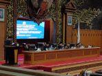 Rapat-paripurna-DPRD-Provinsi-Jambi-yang-membahas-Laporan-Keterangan.jpg
