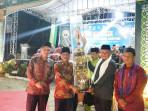 Sekda-Muaro-Jambi-Budhi-Hartono-secara-resmi-menutup-Musabaqah.jpg