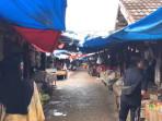 Suasana-Pasar-Kramat-Tinggi-di-Batang-Hari-Jambi-Terasa-Sepi.jpg