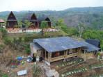 Wisata Kerinci Strawberry dan Villa di Jambi, Indahnya Alam dari Vila dan Manisnya Stroberi