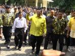 agung-laksono-ptun_20150518_220457.jpg