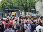 aktivis-papua-demo-kedubes-as.jpg