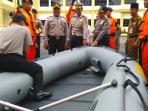 apel-siaga-banjir-polda-jambi-perahu-karet_20160914_103311.jpg