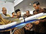 bj-habibie-tunjukkan-rancangan-pesawat-r80-ke-joko-widodo.jpg