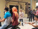 cemburu-lihat-pujaan-hati-boncengan-dengan-pria-lain-jadi-awal-pembunuhan-pemerkosaan-reka-ulang.jpg