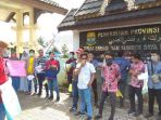 demo-mahasiswa-di-kantor-esdm_20180215_121020.jpg