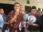 demo-pedagang-ke-dprd_20160321_113920.jpg