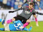 duel-pemain-leicester-city-dan-napoli-di-liga-europa-2021-2022.jpg