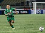 eks-pemain-pss-sleman-irfan-jaya-yang-dirumorkan-akan-gabung-ke-persib-bandung.jpg