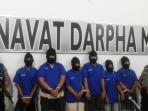enam-bajak-laut-polair-polda-jambi_20160321_121900.jpg
