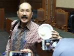 fredrich-yunadi_20180412_222100.jpg