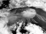 gunung-kelud-di-jawa-timur.jpg